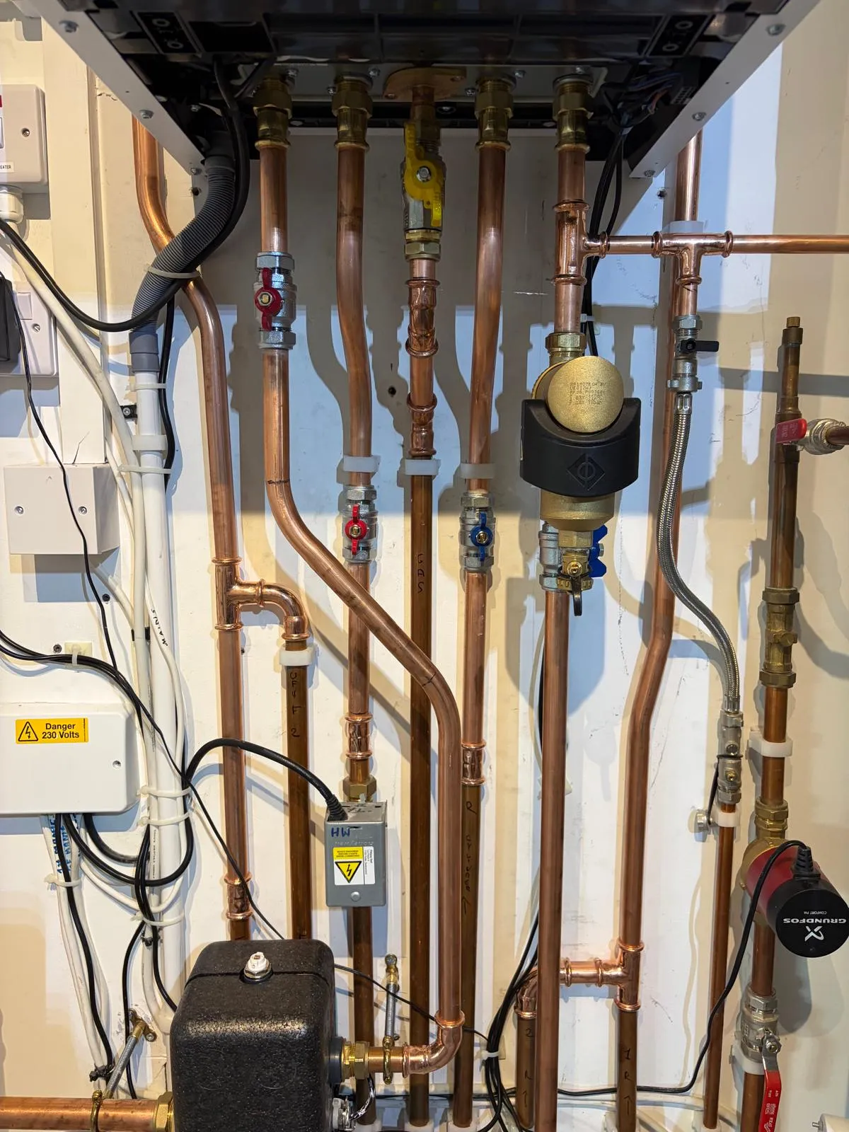 Viessmann 200-w System - Weather compensated, hot water priority, 2 Viessmann divicons heating circuits with mixers. Install Watford