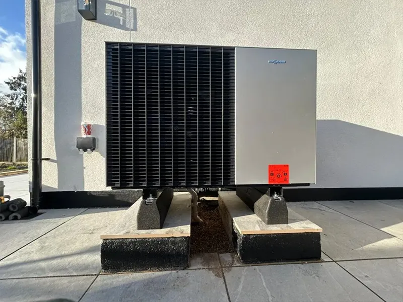 Air Source Heat Pumps in Flamstead